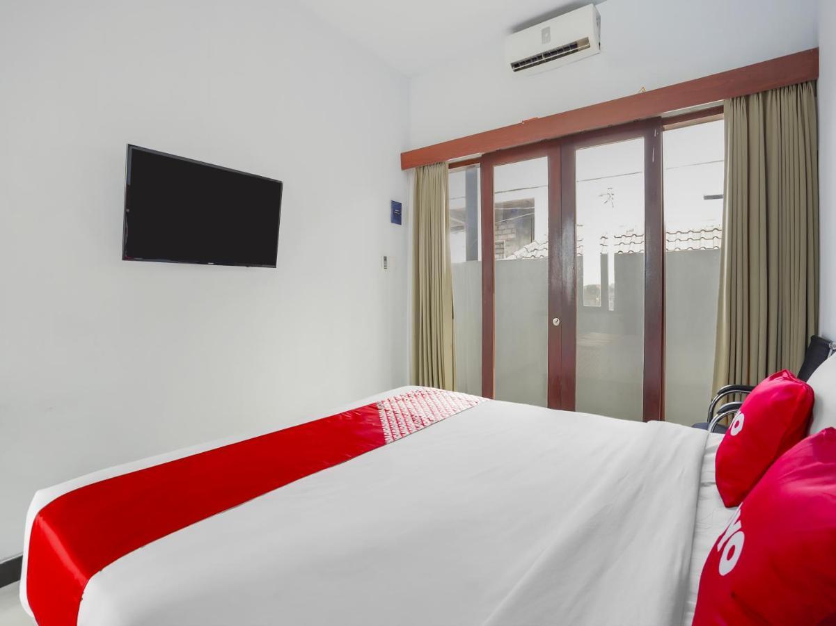 Oyo 3852 Valomia Guest House Denpasar Esterno foto