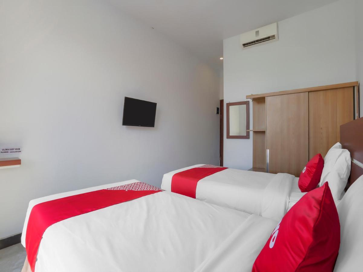 Oyo 3852 Valomia Guest House Denpasar Esterno foto